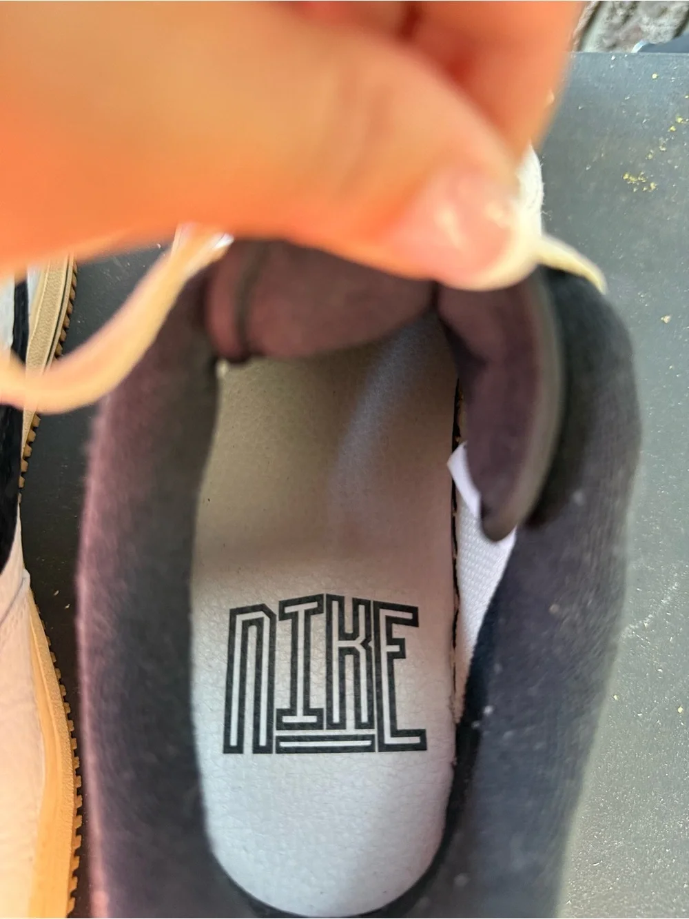 Nike Women's Air Force 1 '07 LX 